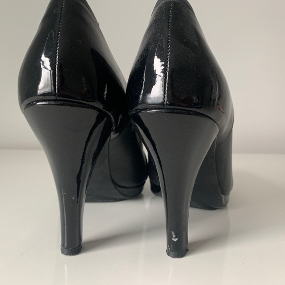 Kenneth Cole Patent open toe High Heels - Picture 3 of 4